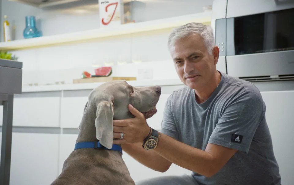 Jose Mourinho met een hond