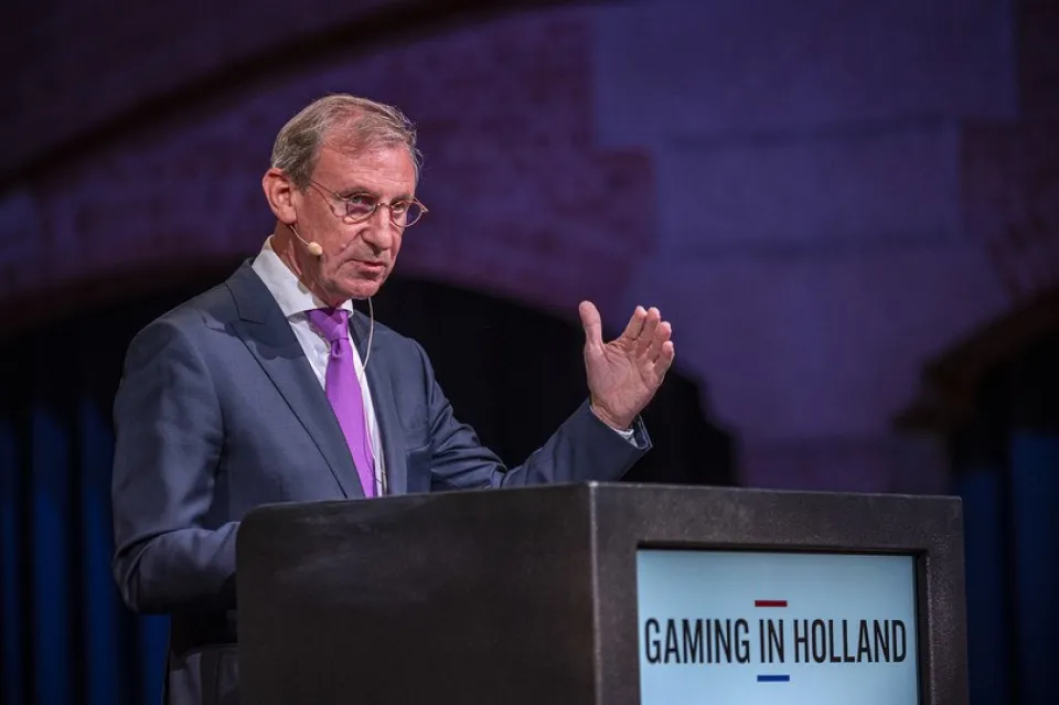 René Jansen op podium Gaming in Holland 2020