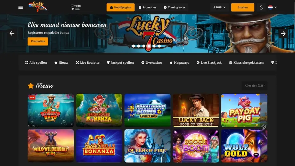 Lucky 7 Casino lobby