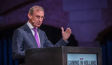 René Jansen op podium Gaming in Holland 2020